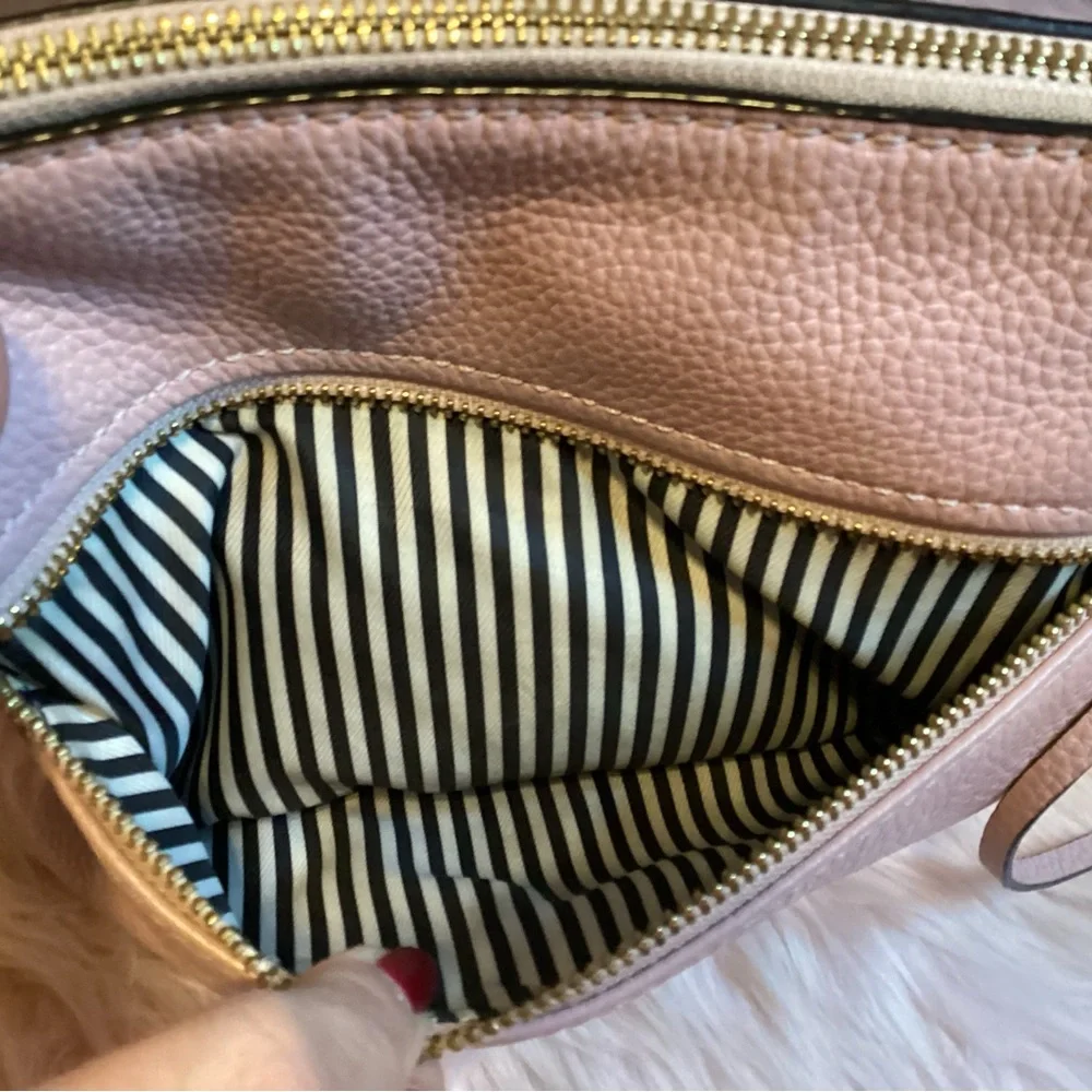 Kate Spade Light Pink pebbled leather Crossbody Bag EUC - Picture 3 of 7